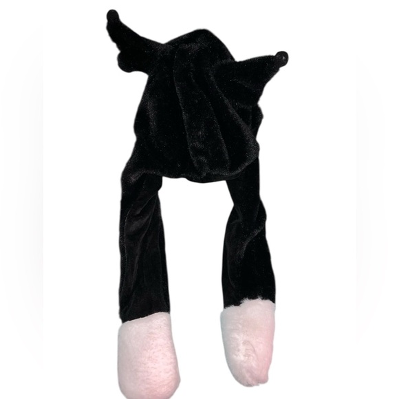 Kuromi Hat with pump for flapping ears 12” by 21” - Picture 4 of 4